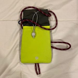 Lululemon Play Forward Crossbody Pouch